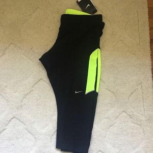 Nike cropped leggings